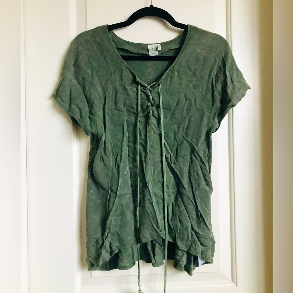 Crinkle Lace Up Tassel Short Sleeve Top